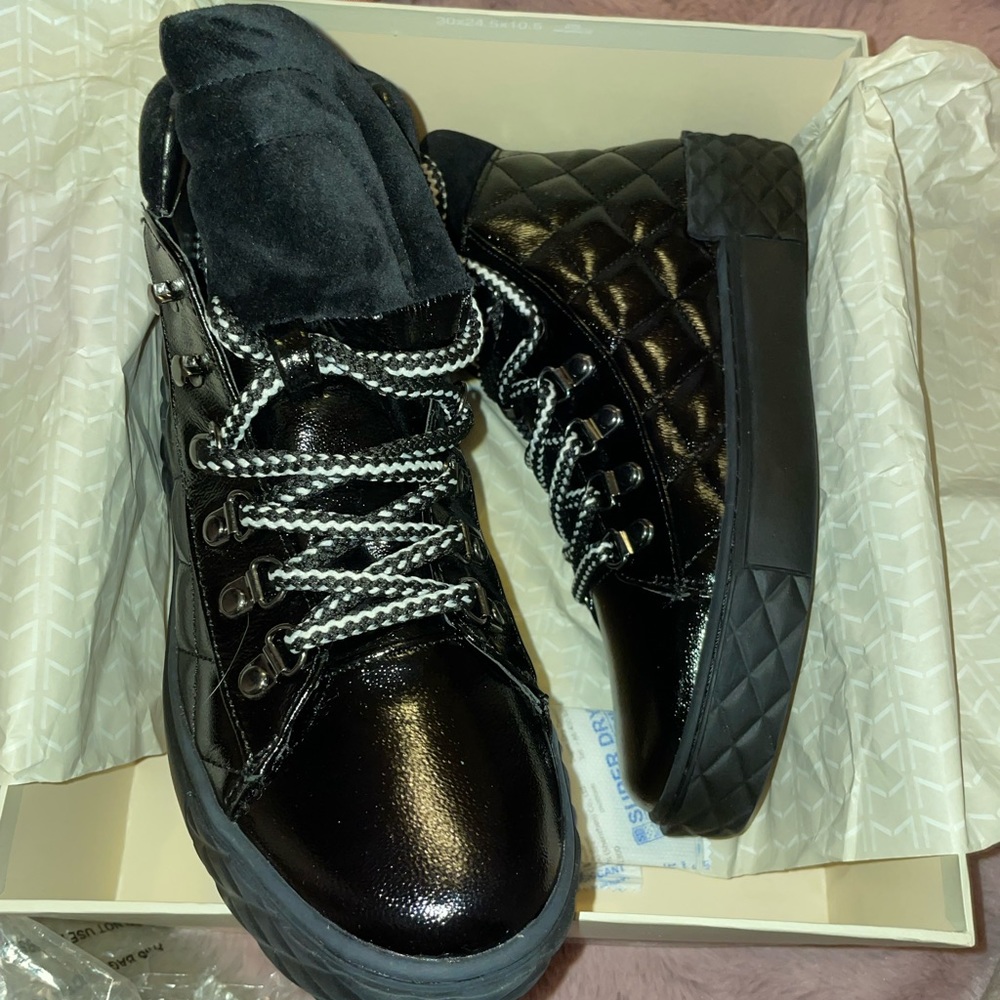 Marc fisher black patent shoe